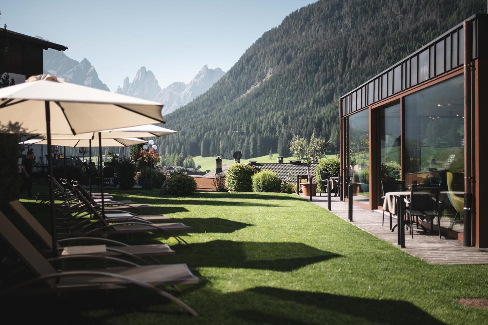 Alpenwellnesshotel St. Veit Sexten Extérieur photo